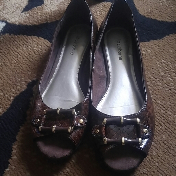 Summer Flats - Picture 2 of 4